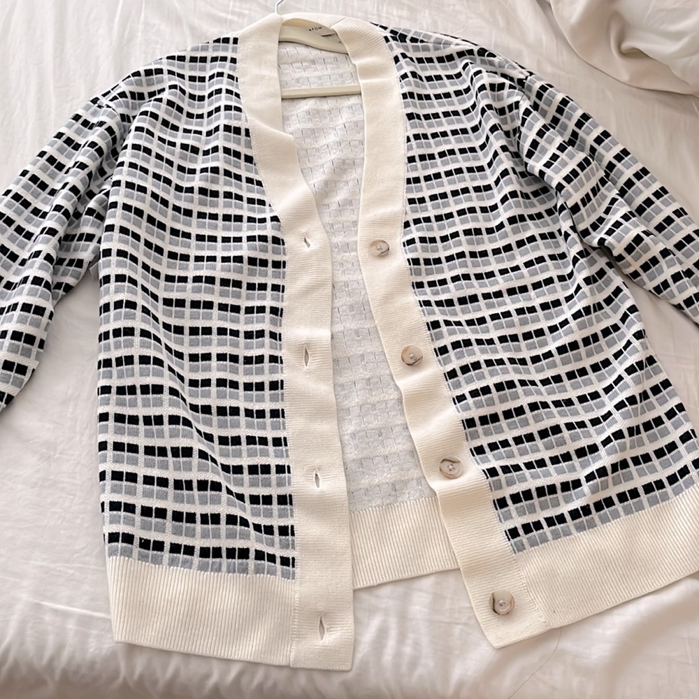 Aritzia Babaton lacer cardigan